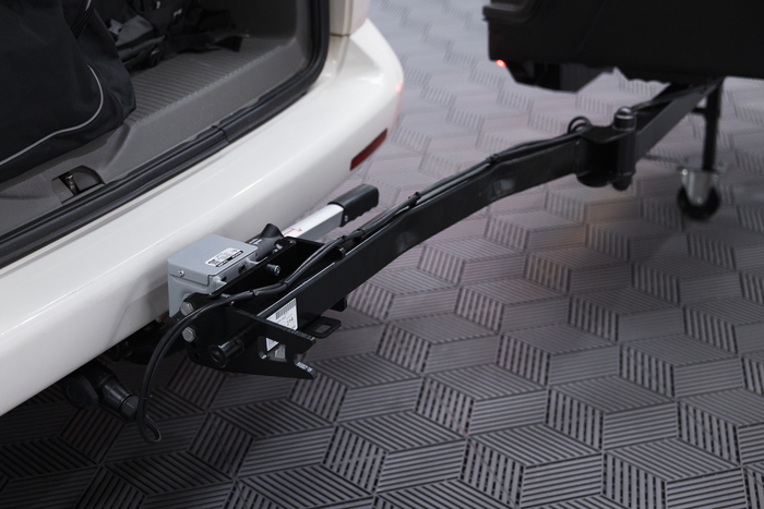 Towbox Camper Alpha czarny (short) - bagażnik box montowany na hak